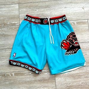 Mitchell & Ness Authentic Shorts - Memphis Grizzlies, 44 (L)